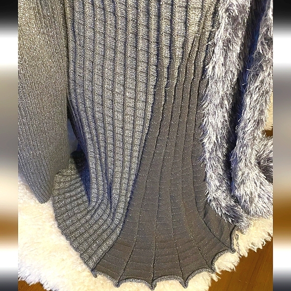 [Lauren Michelle]  Gray Faux Fur Trim Cardigan Size Large - Picture 6 of 10